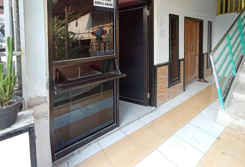 בית מלון כפרי Surya Abadi Homestay Syariah Redpartner