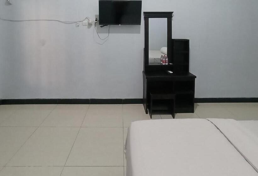 בית מלון כפרי Surya Abadi Homestay Syariah Redpartner