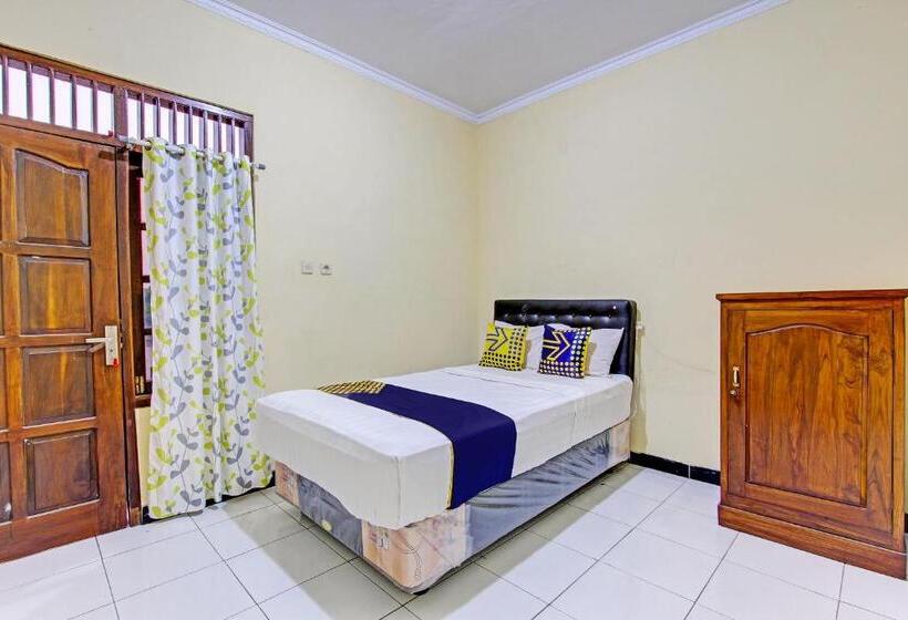 فندق Spot On 93007 Guest House Lestari