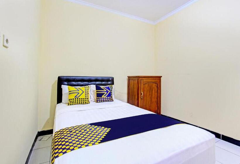 فندق Spot On 93007 Guest House Lestari