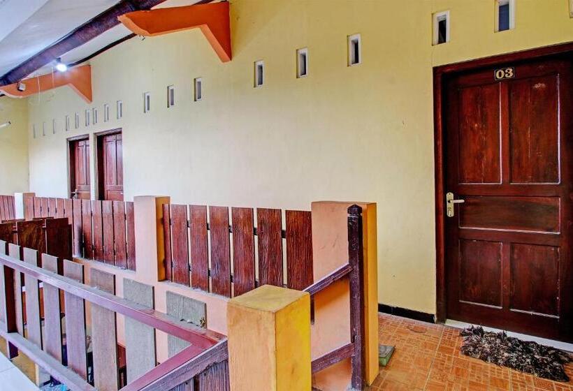 فندق Spot On 93007 Guest House Lestari
