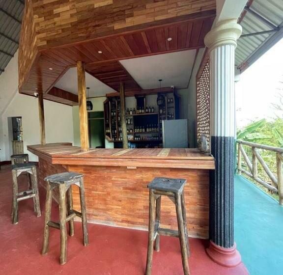 هتل Skill Forest Lodge