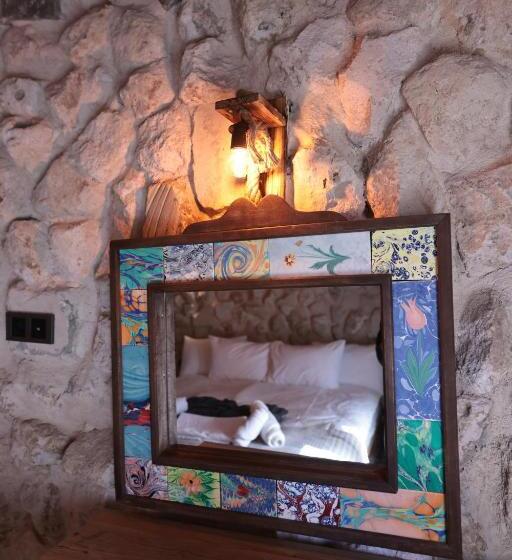تختخواب و صبحانه Stone Owl Otel & Restaurant