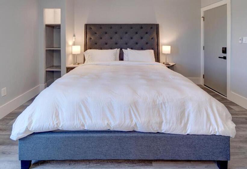 هتل Eagle’s Landing Lodge