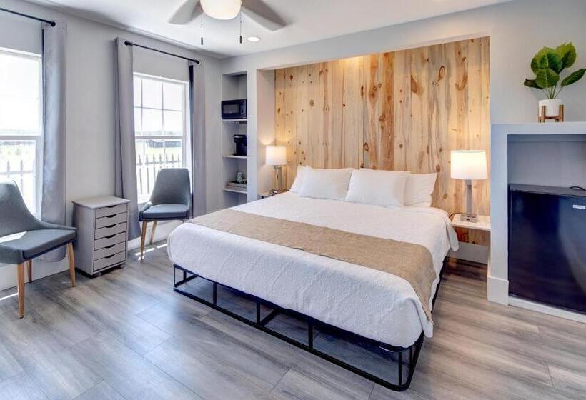 هتل Eagle’s Landing Lodge