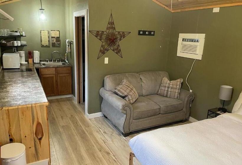 هتل Eagle’s Landing Lodge