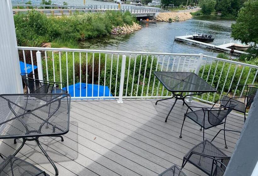 فندق Luckys Lodge