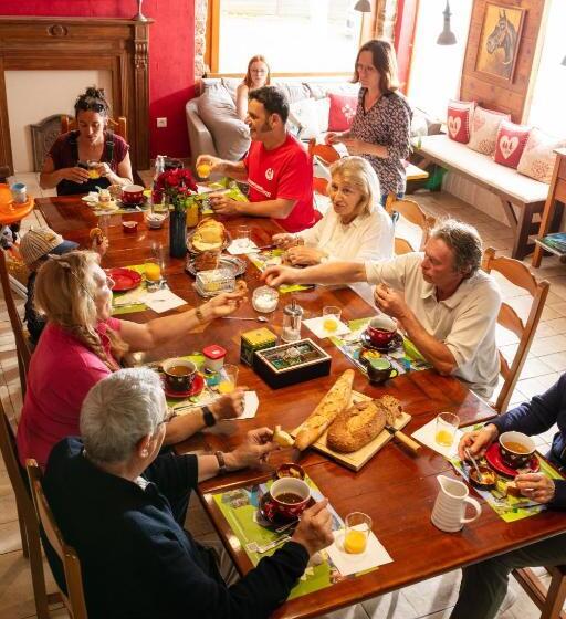 住宿加早餐  Chambres D Hôtes Coeur De Bastié Et Ranch Du Lévézou