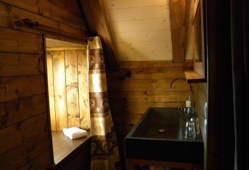 住宿加早餐  Chambres D Hôtes Coeur De Bastié Et Ranch Du Lévézou