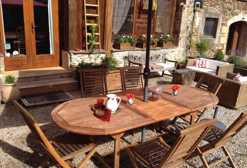 住宿加早餐  Chambres D Hôtes Coeur De Bastié Et Ranch Du Lévézou