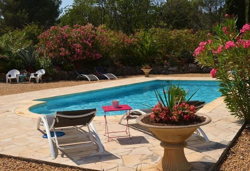 مبيت وإفطار La Maison Des Chênes