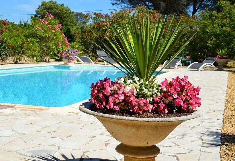 مبيت وإفطار La Maison Des Chênes