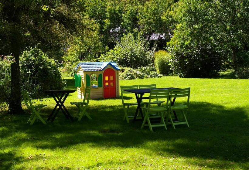 مبيت وإفطار La Source De Bury