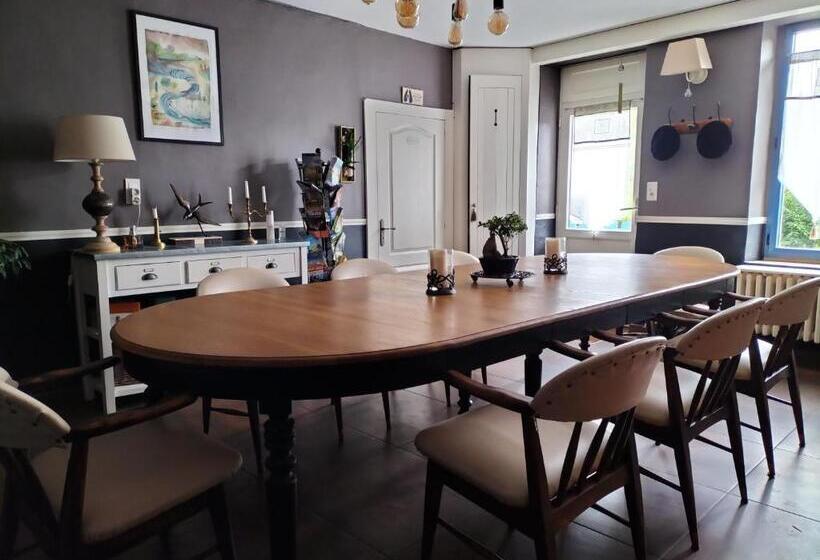 مبيت وإفطار La Source De Bury