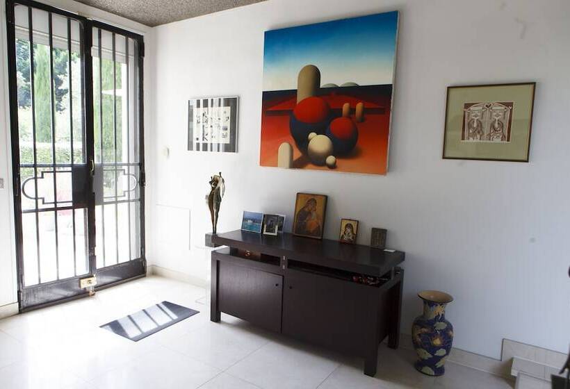 تختخواب و صبحانه Villa Castoria