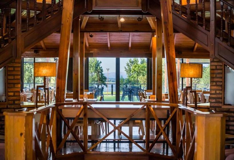 هتل Portal Del Lago