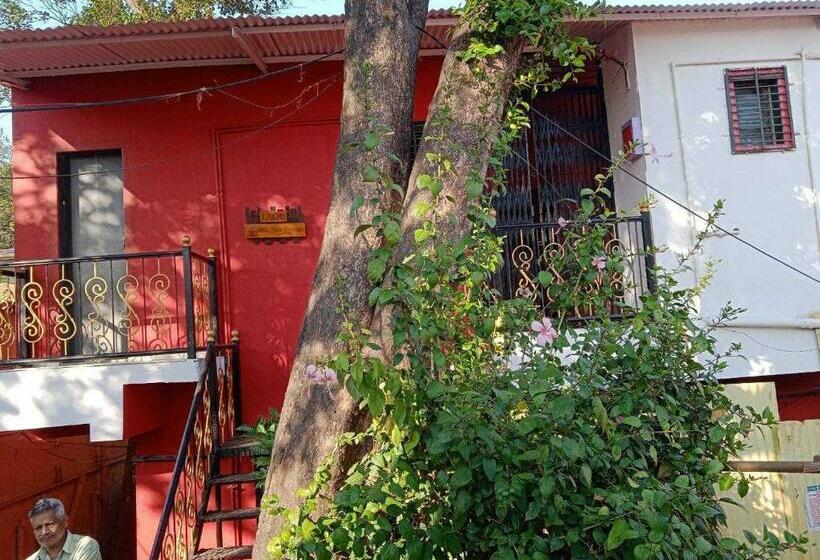 호텔 Oyo Laxmi Cottage