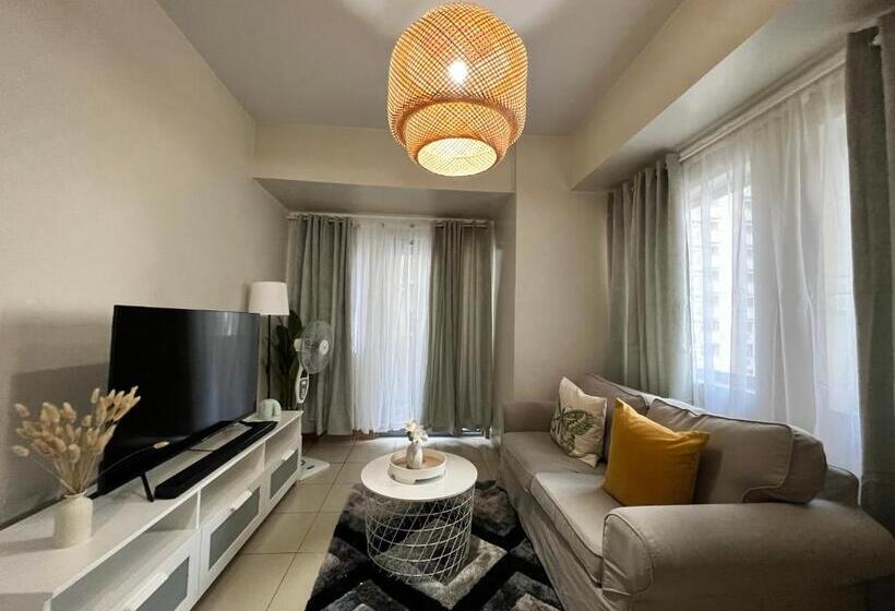 Huge 1bedroom Condotel W Balcony Near Smart Araneta Coliseum