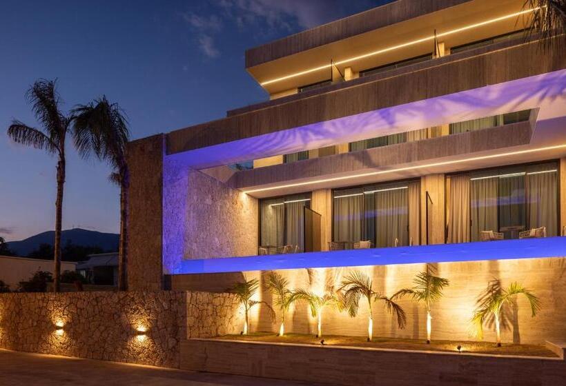 هتل Beyond A Luxury Boutique