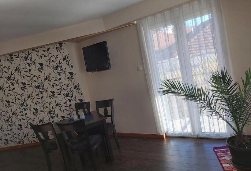 تختخواب و صبحانه Vila Zlatar