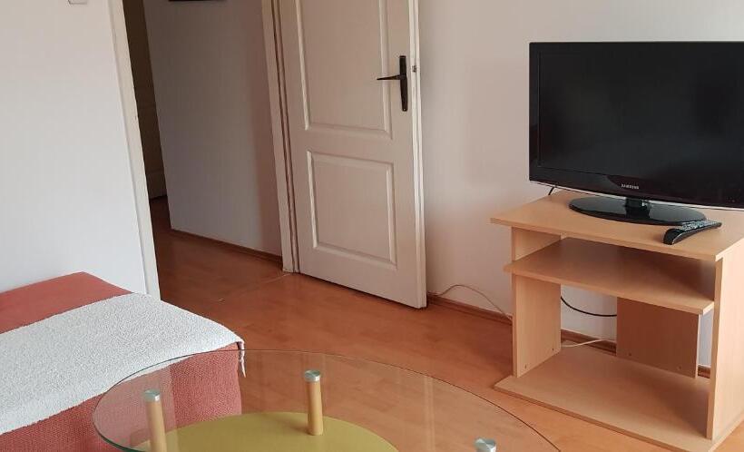 تختخواب و صبحانه Vila Zlatar