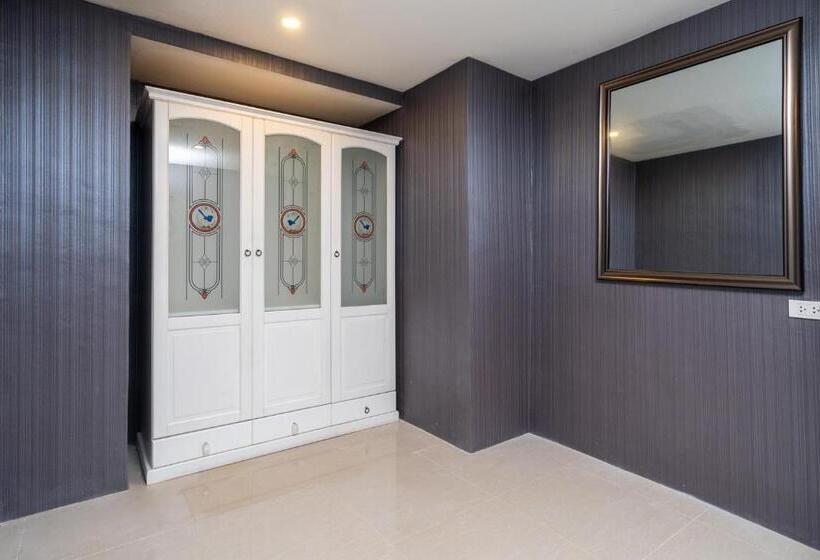 هتل Castle Patong Amazing Private Pool Villa In Great Location Of Patong