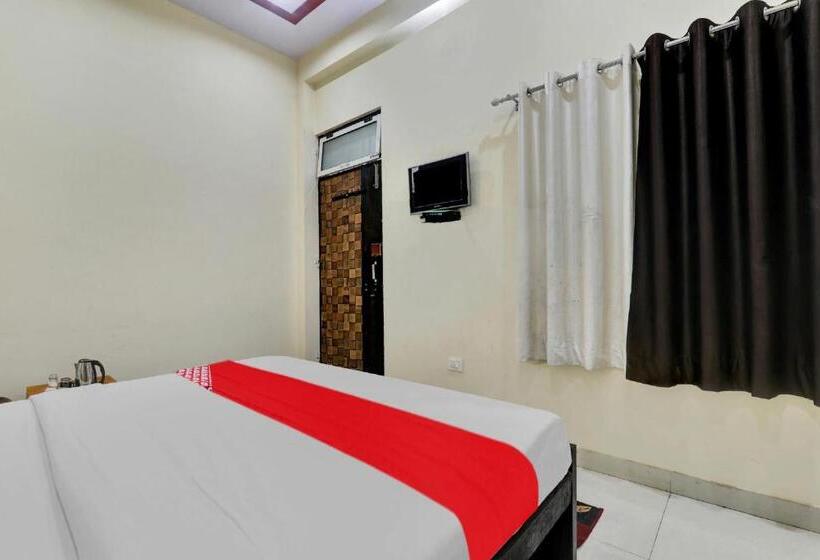 هتل O Sharvil Inn