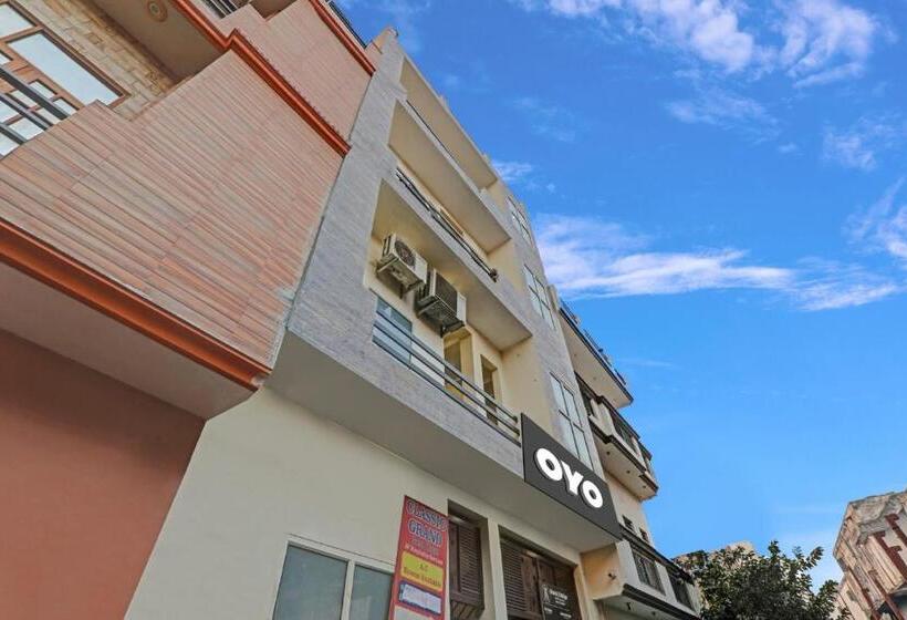 هتل O Sharvil Inn