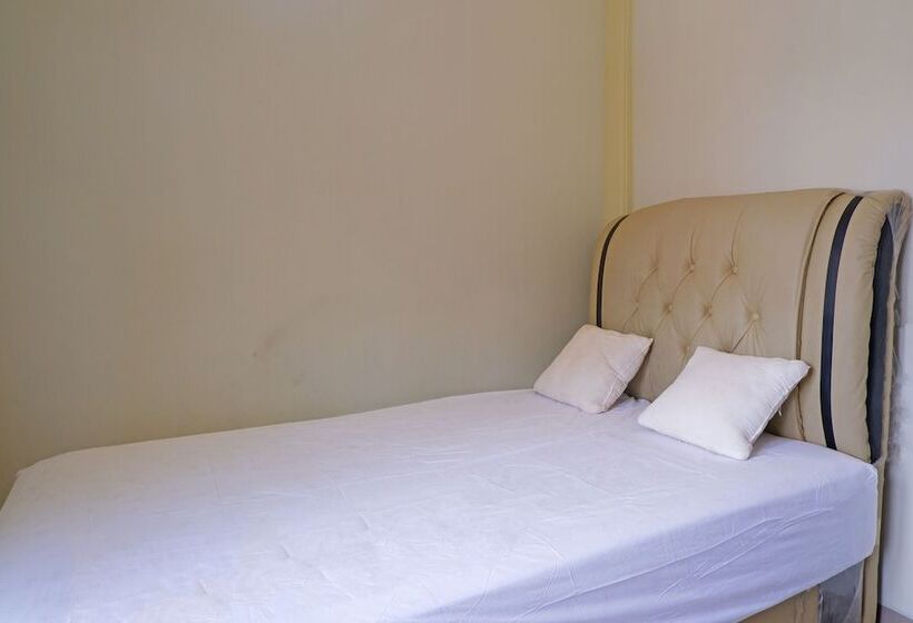 فندق Oyo 92632 Kost Pondok Kito