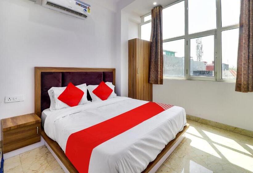 בית מלון כפרי Oyo Flagship 81470 Annu Residency