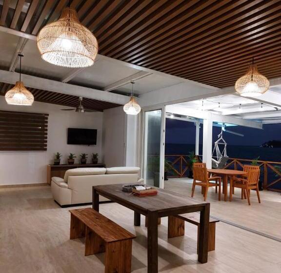 Kasakai Beachouse