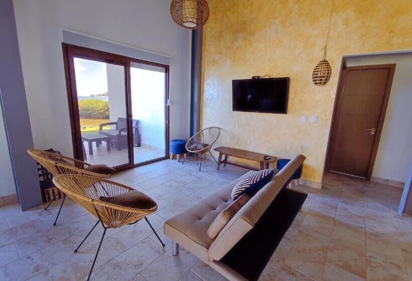 Kasakai Beachouse