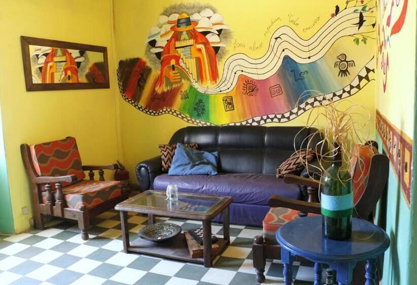 تختخواب و صبحانه Apapacho Hostel