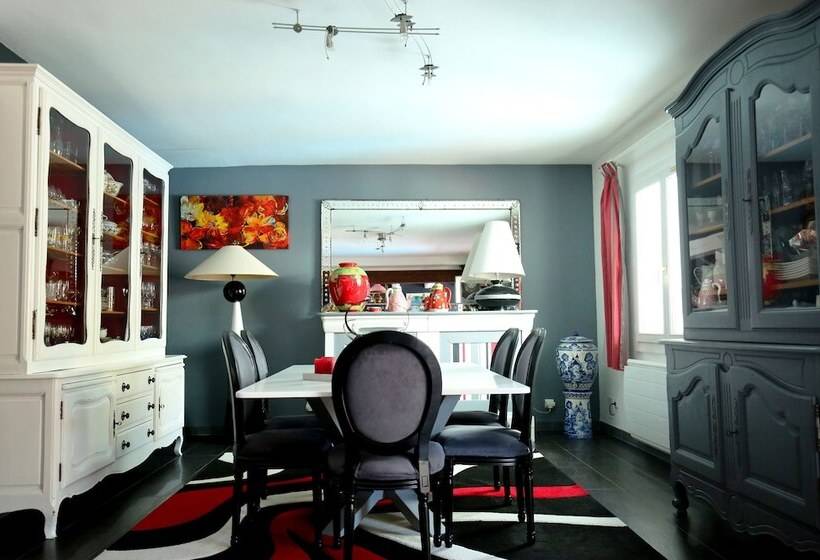 تختخواب و صبحانه La Villa Léa