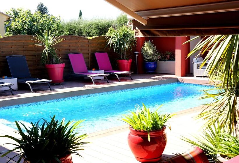 تختخواب و صبحانه La Villa Léa