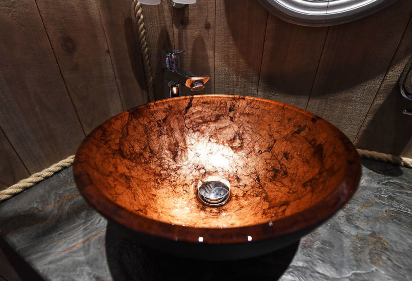 تختخواب و صبحانه Péniche Tic Et Tac