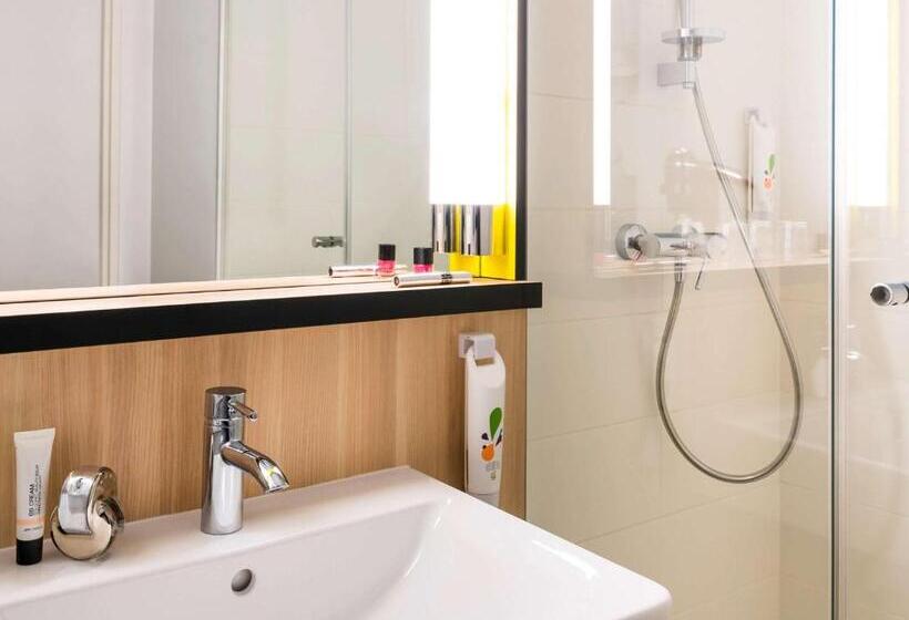 هتل Ibis Styles Guyancourt Versailles