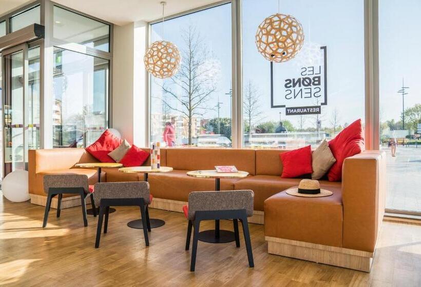 هتل Ibis Styles Guyancourt Versailles
