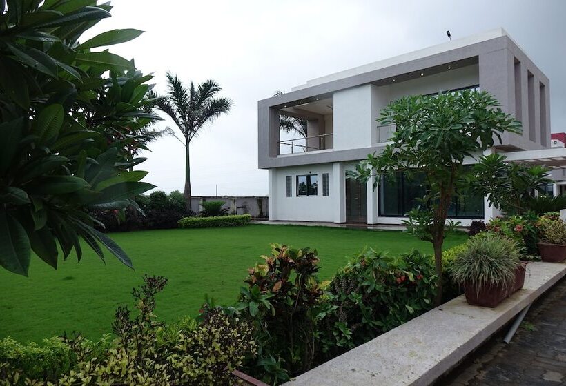 فندق Chandan Van Club And Resort   Navsari
