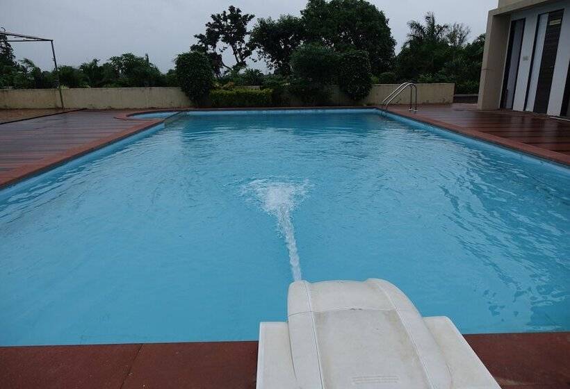 فندق Chandan Van Club And Resort   Navsari