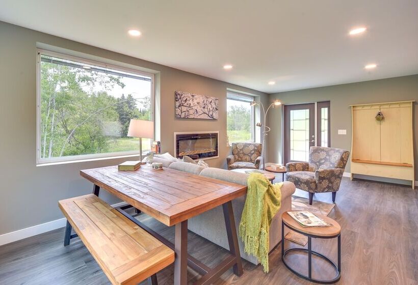 Cozy Cornucopia Retreat W/ Fire Pit & Grill!