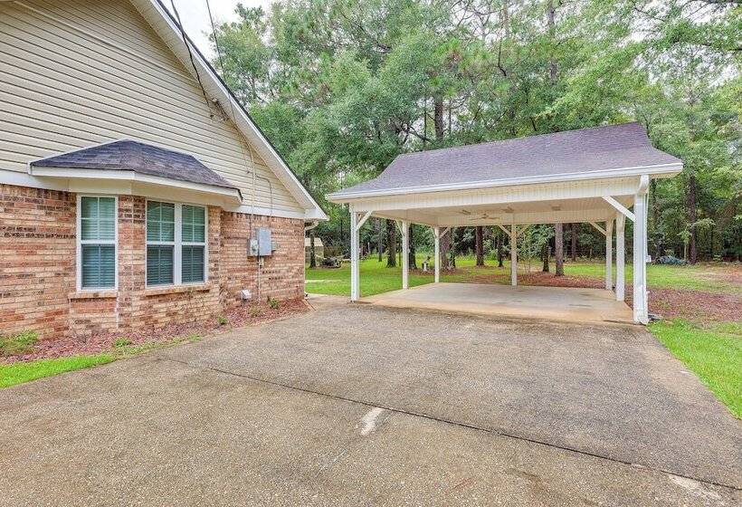Dog Friendly Alabama Retreat W/ Patio & Fire Pit!