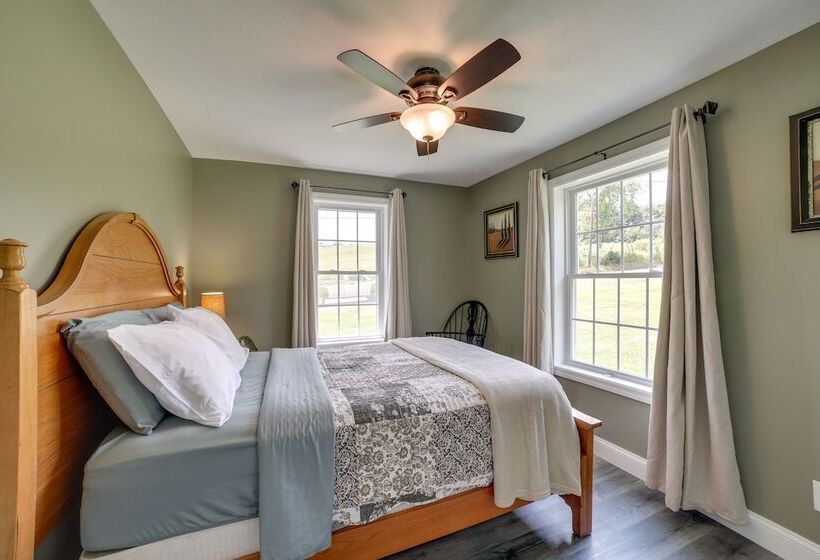 Fombell Home W/ Private Deck: 36 Mi To Pittsburgh