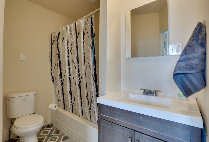 Hatboro Retreat: Steps From Shopping & Dining!