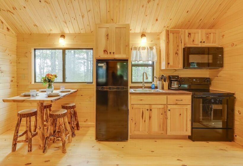 Middlebury Center Retreat, Stunning Mountain Views