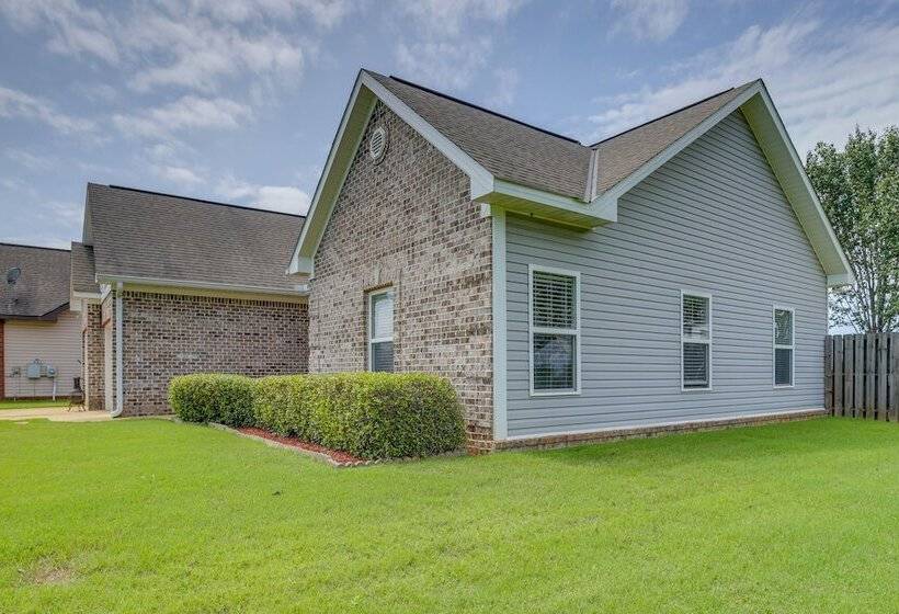 Pet Friendly Moundville Home W/ Fenced Backyard!