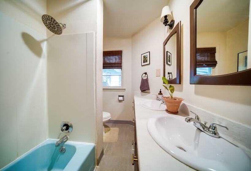Stylish Willoughby Hills Retreat W/ Fireplace!