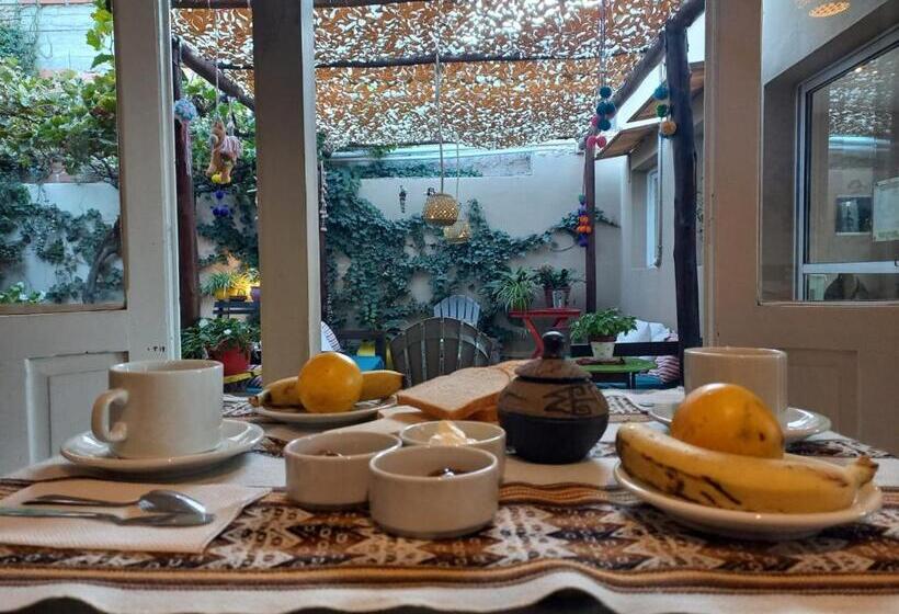 هاستل La Morada Hostal