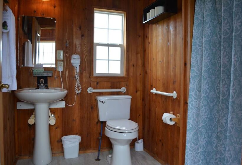 ホテル Black Walnut Point Inn
