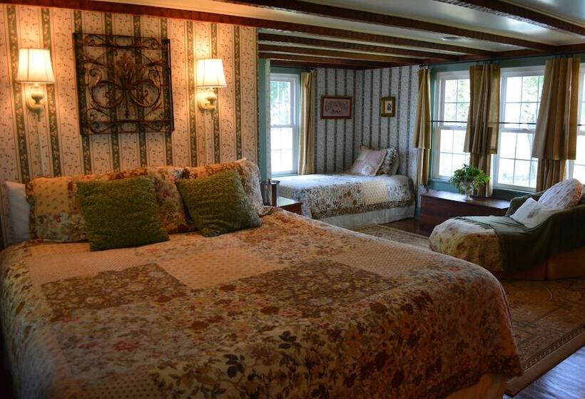 ホテル Black Walnut Point Inn